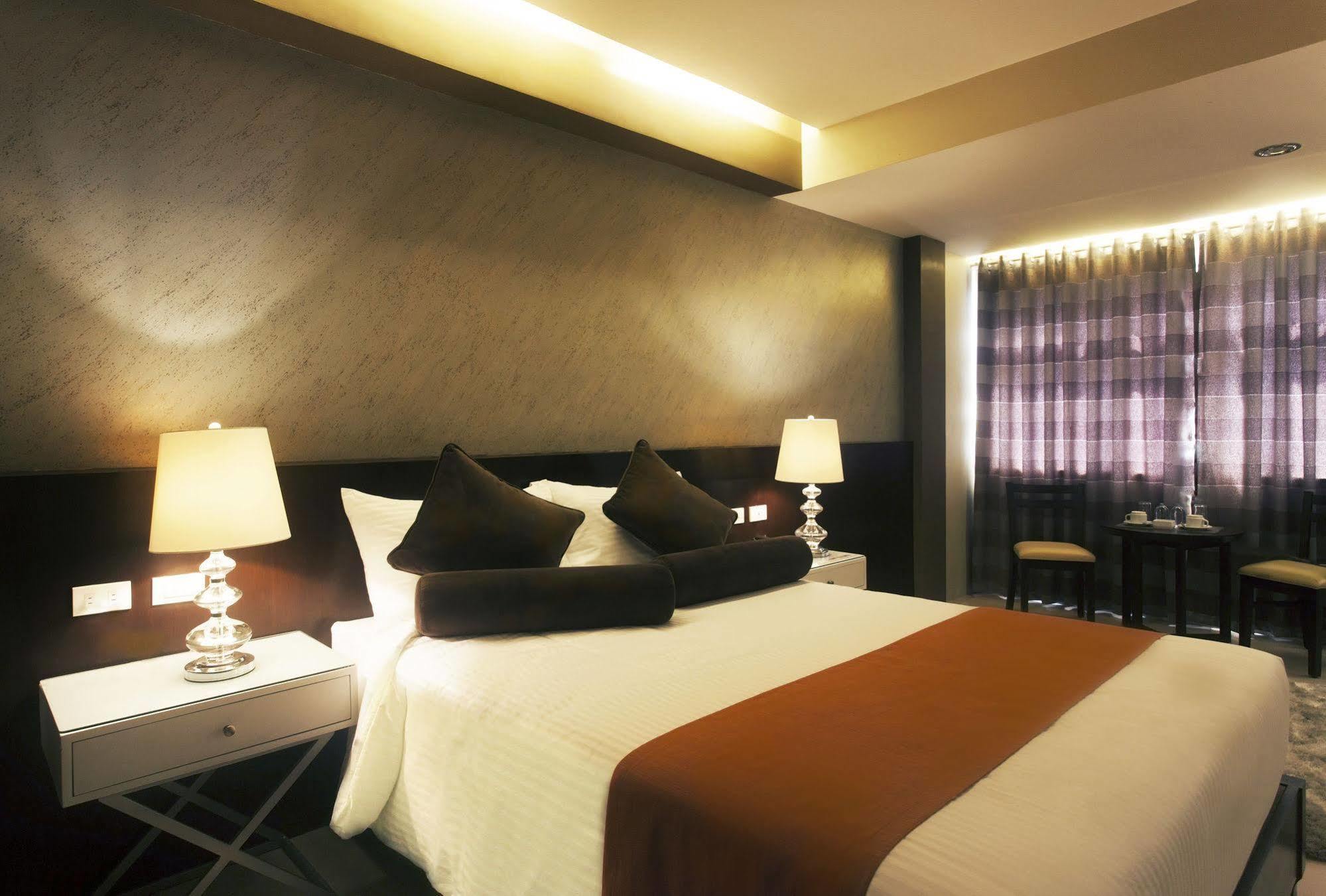 Grace Crown Hotel 앙헬레스 외부 사진